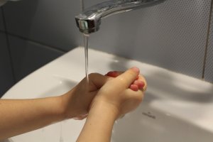 mytí a dezinfekce rukou